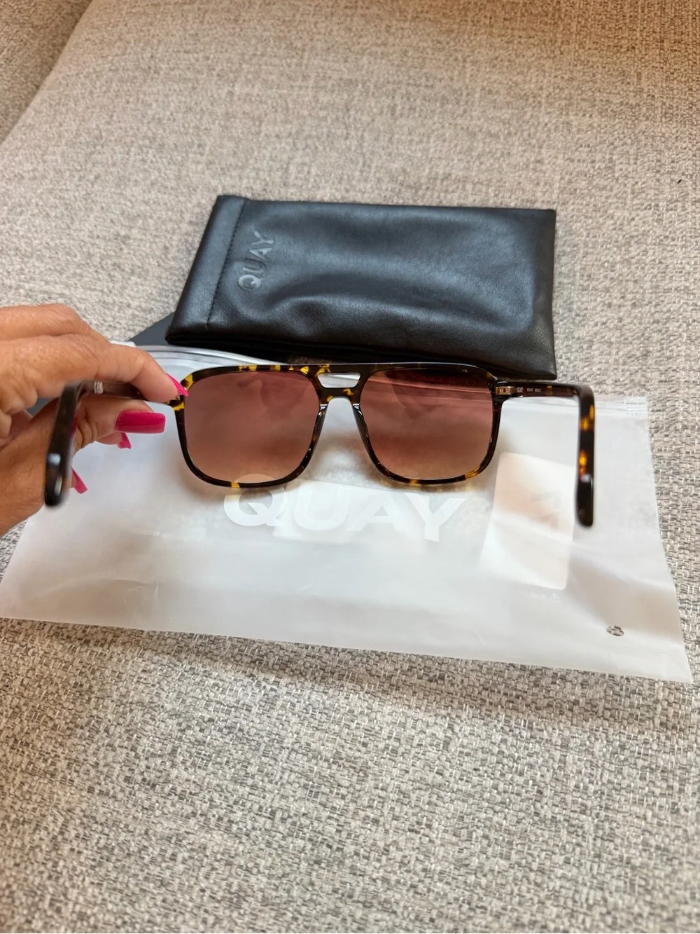 Quay On The Fly Shiny Yellow Tortoise Frame / Orange Lens Sunglasses NIB